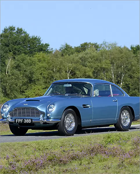 Aston Martin DB5 Coupe 1964 Blue metallic