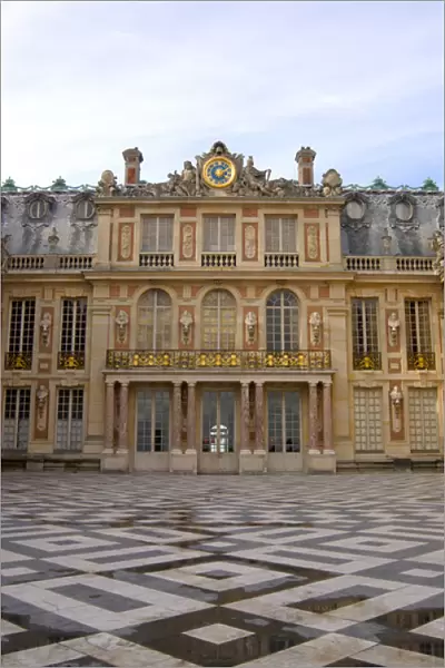 03. France, Versailles marble courtyard