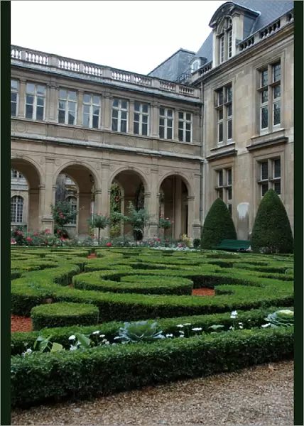 03. France, Paris, Musee Carnavalet courtyard