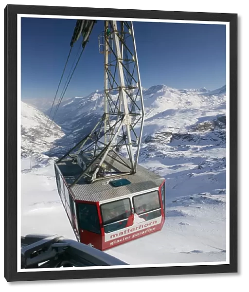 SWITZERLAND-Wallis  /  Valais-ZERMATT: Trockener Steg (el. 2939 meters)  /  Winter Cable