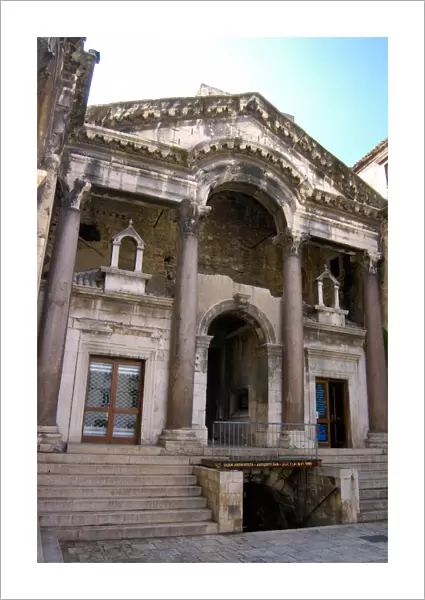 05. Croatia, Split, Peristyle with prothyrum in Diocletians Palace