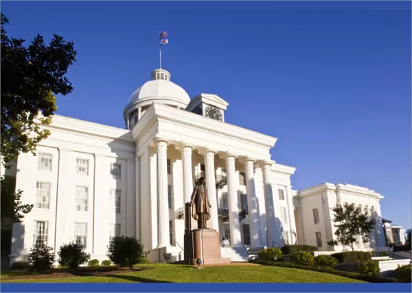 USA, Alabama, Montgomery. Alabama State Capitol, b. 1851. late afternoon
