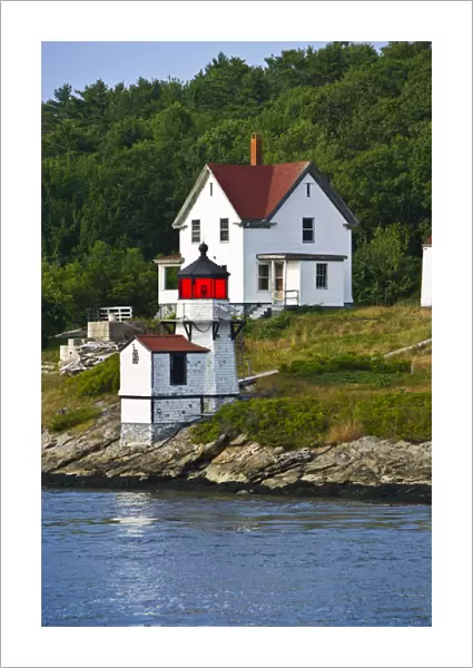Viewing light houses while sailing down the Keybeck River