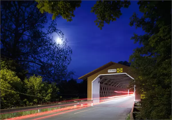 USA, Vermont, Bennington, Henry Covered Bridge at dusk