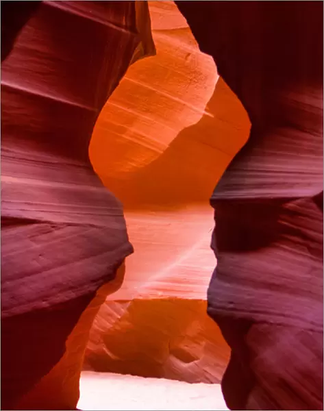 A tour through the red rock tunnels of Antelope Canyon in Arizona, USA