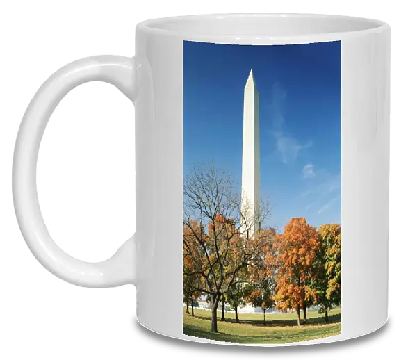 USA, Washington DC, View of Washington Monument in autumn