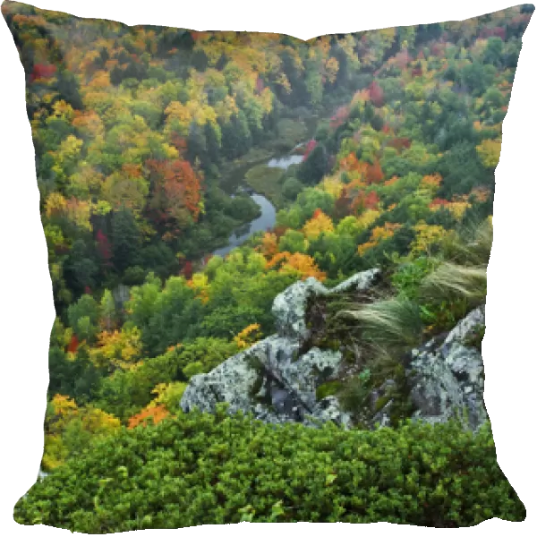 USA, Michigan, Upper Peninsula. Overlook of river in fall