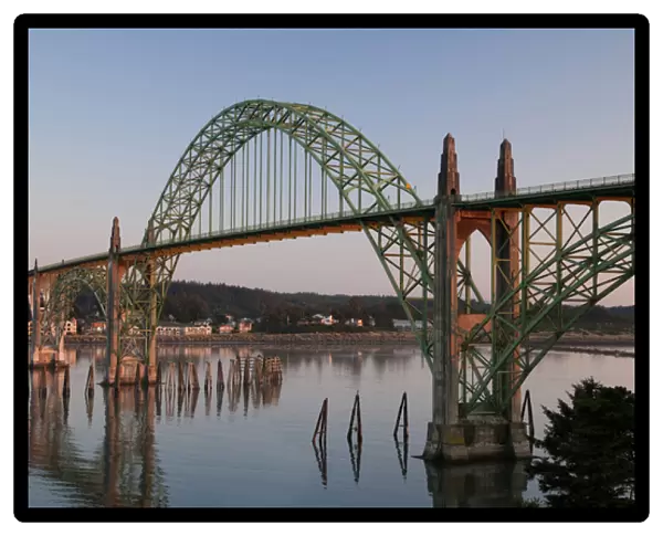 USA, Oregon, Newport. Yaquina Head Bridge at sunrise