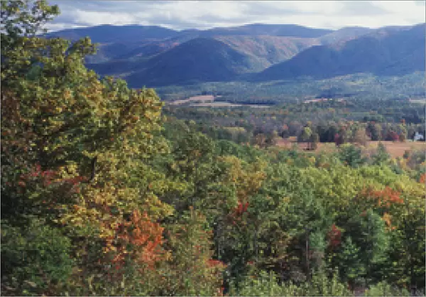 USA, Tennessee, Cades Cove, View of the Great Smoky Mountains in autumn