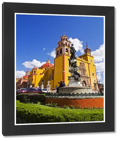 North America; Mexico; Ganajuanto; Basilica Coelgiata de Nuestra with its colorful
