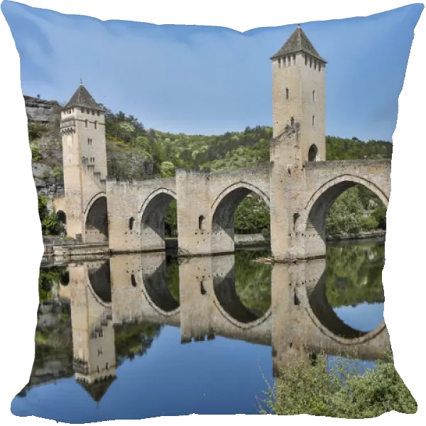 France, Cahors. Pont Valentre over the Lot river