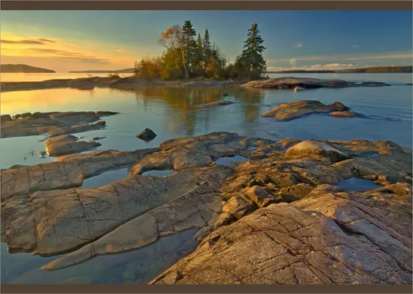 Canada, Ontario, Caron Island and Lake Superior St. sunrise, Rossport