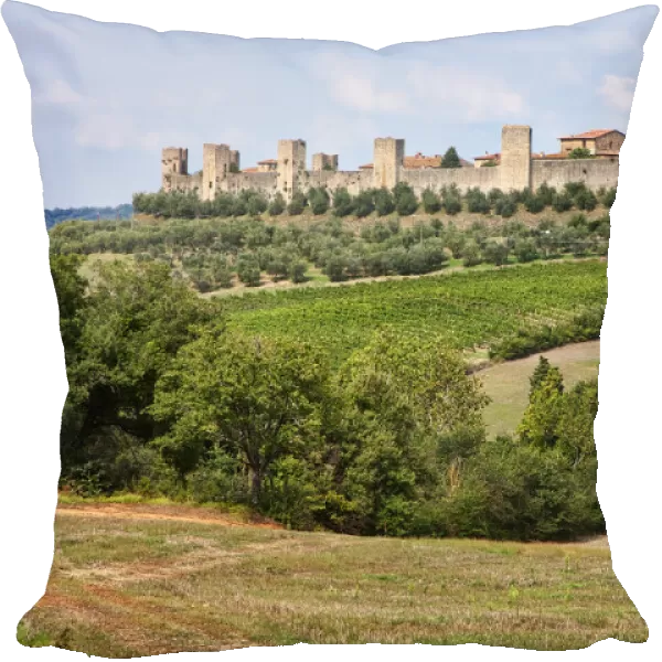 Italy, Tuscany, Monteriggioni. Ancient walled hill town