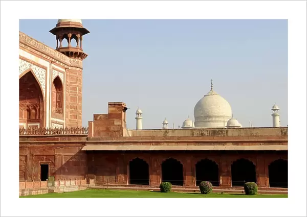 Asia, India, Uttar Pradesh, Agra. The Taj Mahal. A UNESCO World Heritage Site. A
