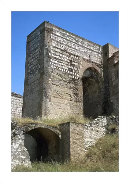 Escalona. Castle of Muslim origin rebuilt in the fifteenth century by King John II of Castile