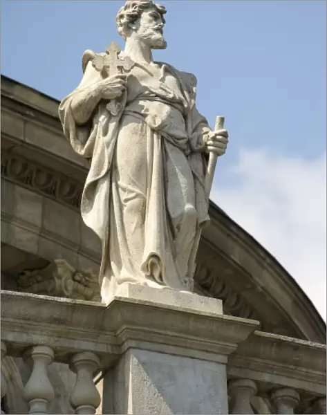 Europe, Hungary, Budapest, Pest, statue on St. Stephens Basilica