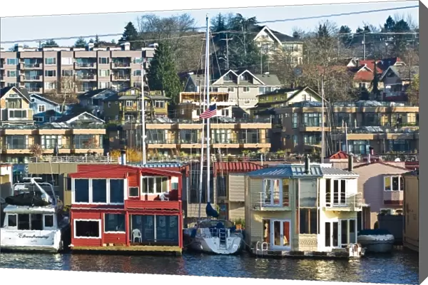 USA, Washington, Seattle. Houseboats permanently moored in Roanoke Reef, a community