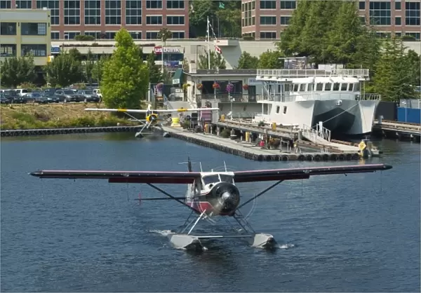USA, Washington, Seattle, DHC-2 MKI Beaver seaplane departs from Kenmore Air s