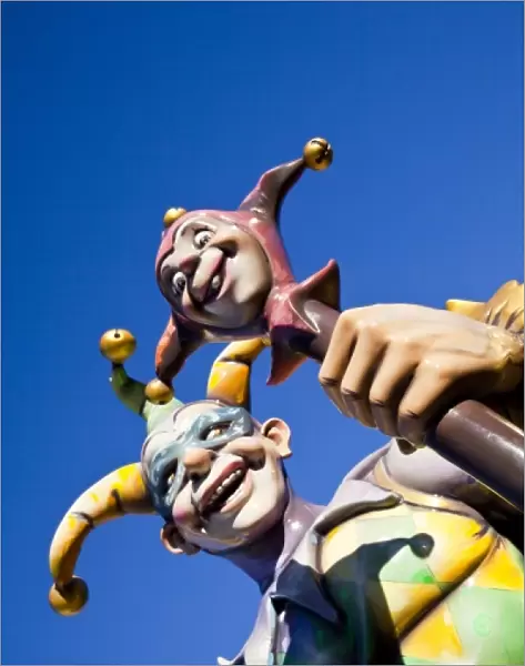 USA, Louisiana, New Orleans. Riverwalk, Mardi Gras jester statue