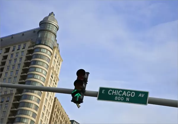 USA, Illinois, Chicago. Chicago Avenue street sign