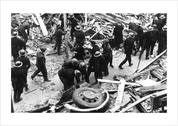 Blitz in London -- searching debris for casualties, WW2