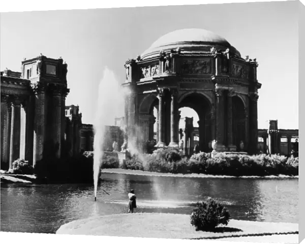PANAMA-PACIFIC EXPOSITION. The Palace of Fine Arts at the Panama-Pacific Exposition