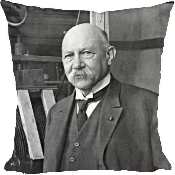 HEIKE KAMERLINGH ONNES (1853-1926). Dutch physicist. Photographed in 1923