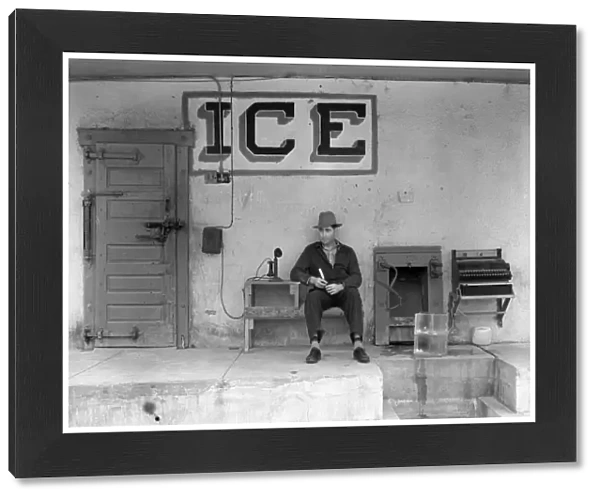 TEXAS: ICE SHOP, 1939. Ice for sale at Harlingen, Texas. Photograph by Russell Lee
