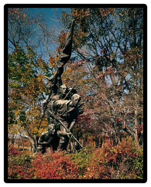 GETTYSBURG MILITARY PARK. The North Carolina Monument on West Confederate Avenue