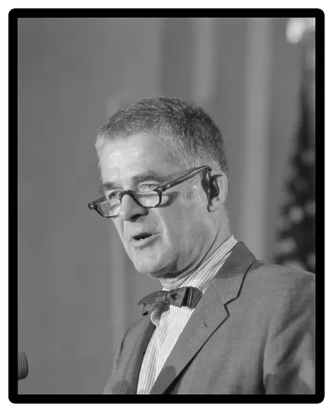 ARCHIBALD COX (1912-2004). American lawyer and politician