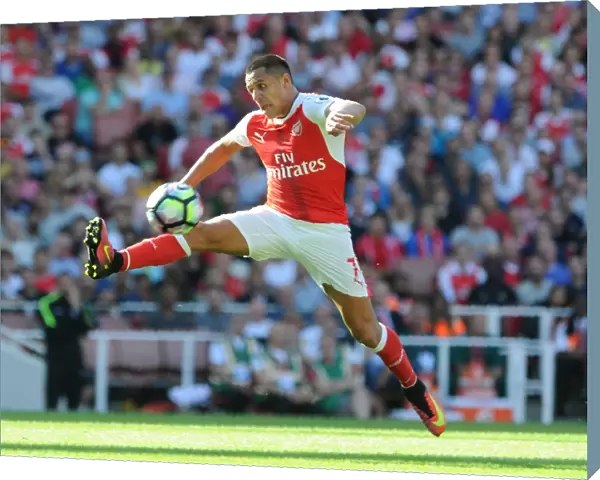 Arsenal vs. Liverpool: A Premier League Battle - Sanchez Shines at Emirates (2016-17)