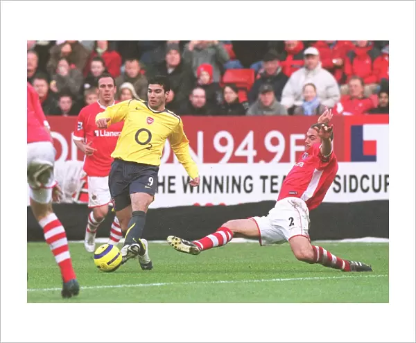 Jose Reyes (Arsenal) Luke Young (Charlton). Charlton Athletic 0: 1 Arsenal