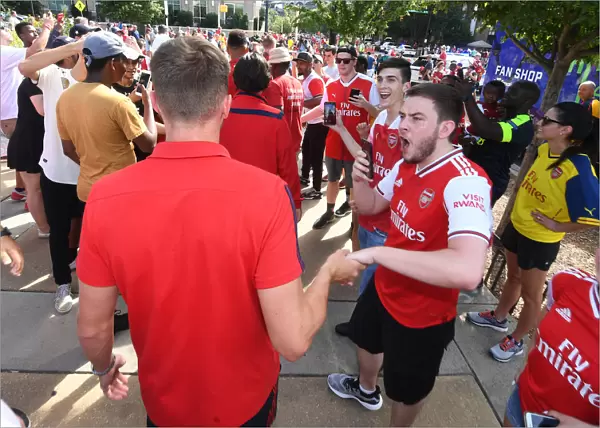 Arsenal's Rob Holding Greets Fans Before Arsenal vs Fiorentina in 2019 International Champions Cup