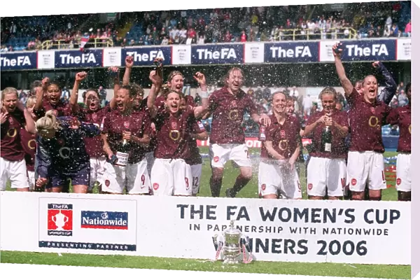 Arsenal Ladies celebrate winning the FA Cup