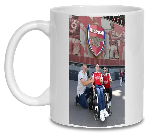 Arsenal Fans Unveil New Home Shirts Before Arsenal vs. Everton, Premier League 2021-22