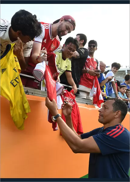 Gilberto Reunites with Arsenal Fans Before Chelsea Showdown - Florida Cup 2022-23