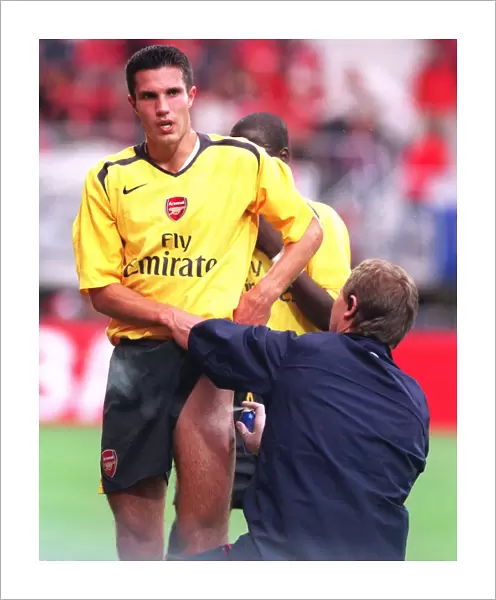 Arsenal's Pre-Season Triumph: 3-0 Victory Over AZ Alkmaar, Holland, 2006