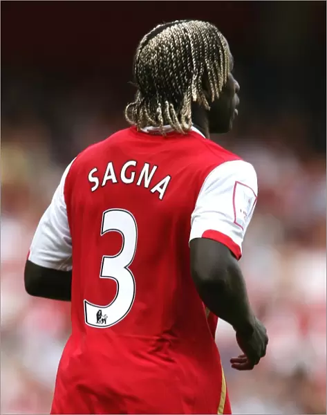 Bacary Sagna in Action: Arsenal's Victory over Paris Saint-Germain at Emirates Cup (2007)