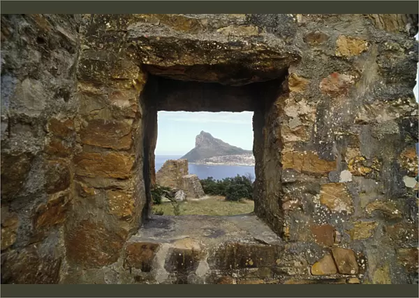 The Sentinel, through ruins of the British blockhouse, Hout Bay