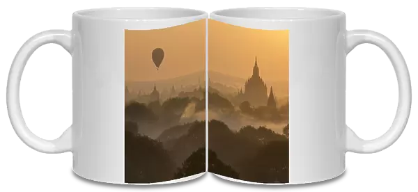 Sunrise with balloons over the pagodas of Bagan 1