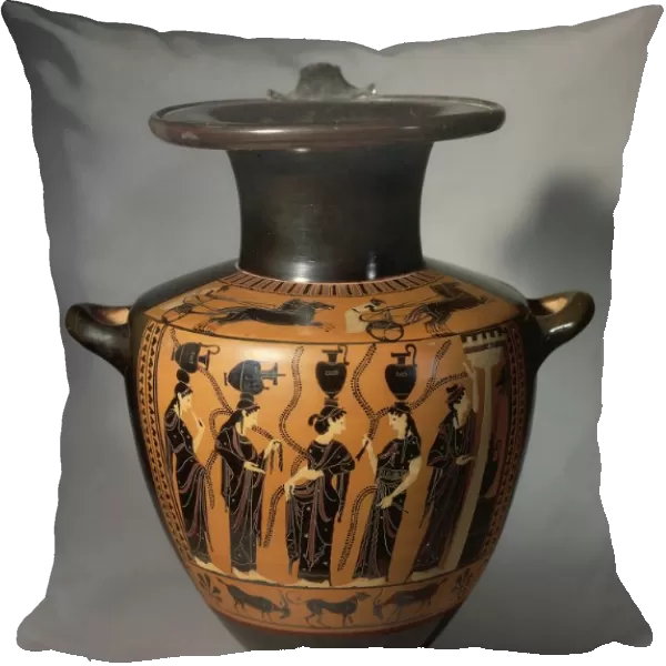 Black-figure pottery Attic hydria with women going to fountain