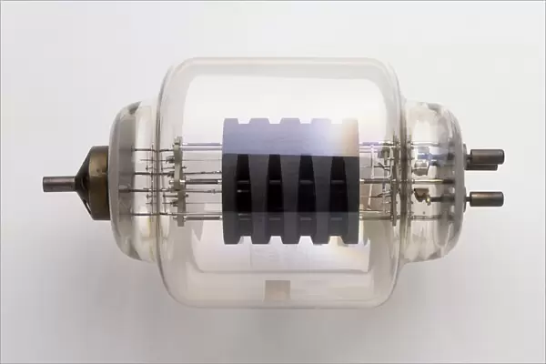 Transmitting triode (vacuum tube)