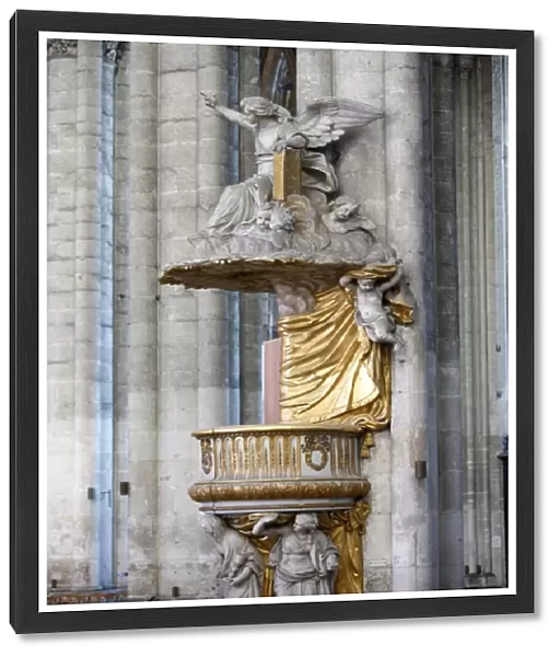 Amiens cathedral pulpit
