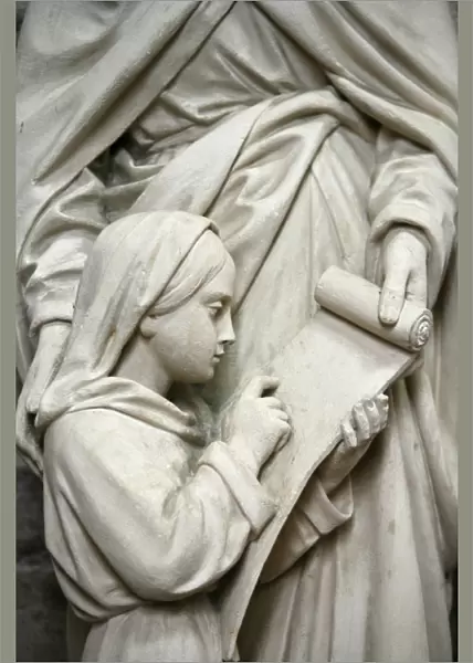 Saint-Samson cathedral sculpture