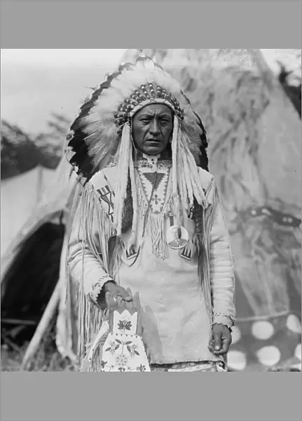 Native American in traditional clothing, 1923