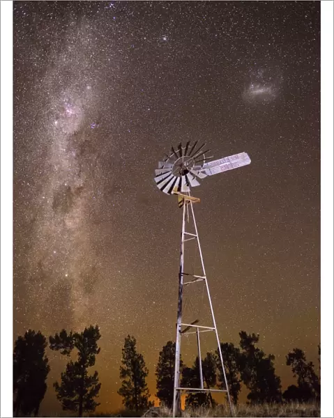 Windmill and milkway aligned