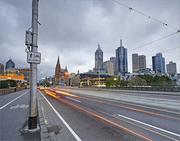 Cityscape of Melbourne city centre at dusk