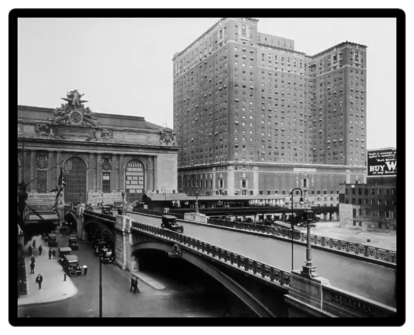 The Overpass; Exterior view of the overpass outside Grand Central Terminal, New York City