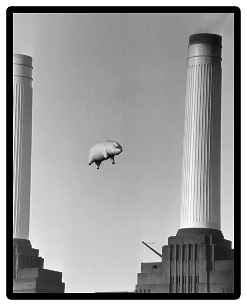 Pink Floyds Inflatable Pig Battersea Power Station