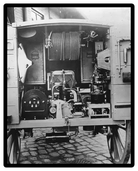 X-Ray Van. 1916: A Roentgen X-ray van transporting medical equipment